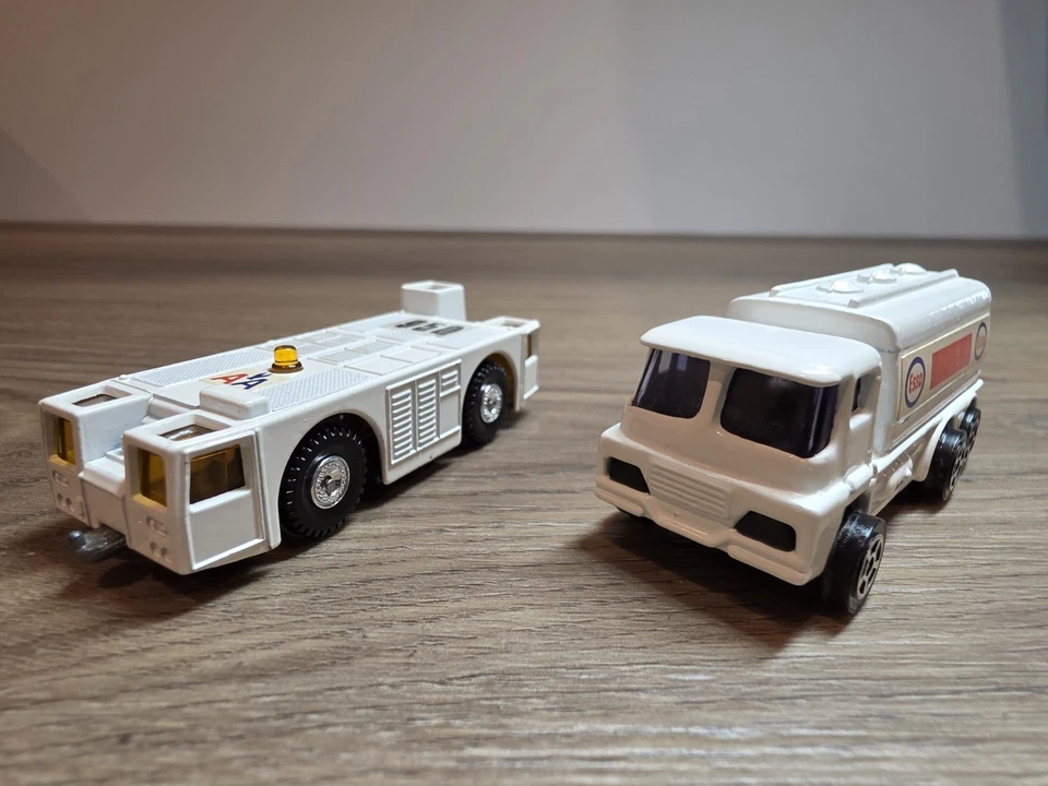 Vintage Tomica American Airlines Airport Lot + Matchbox Setra Bus + Esso Truck - Image 4 of 4