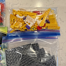 LEGO 7066 Alien Conquest Earth Defense HQ - 100% Complete w/Figs and Books