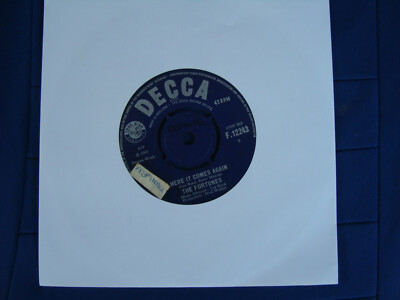 THE FORTUNES  Here it comes Again / Things I Should Have Known - VINYL 7'' Decca