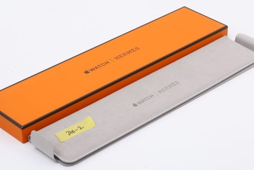 Hermes Apple Watch Sport Replacement Band 34mm Width Excellent Condition - Zdjęcie 5 z 6