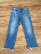 WOMEN'S J CREW FULL LENTH CLASSIC STRAIGHT SZ 26 MD WASH JEANS W/ FRAYING