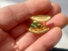 St. Patrick's Day Pin Leprechaun Hat Shamrock Gold Tone Brooch Signed Avon