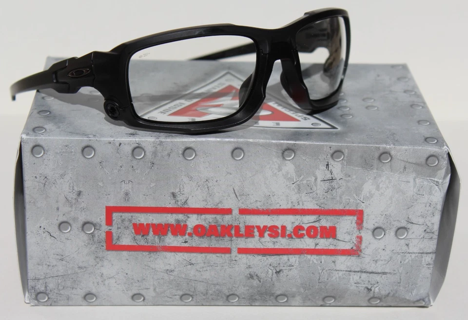 Lentes balísticas OAKLEY Shocktube SI preto fosco/claro e cinza OO9329-1061 US$ 305 - Imagem 2 de 4