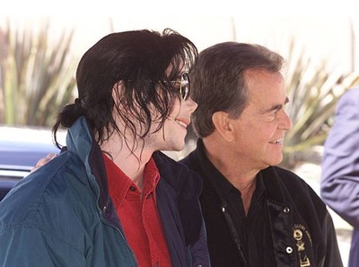 Michael Jackson arrives Pasadena Civic Auditorium in Pasadena Ca T- Old Photo 16
