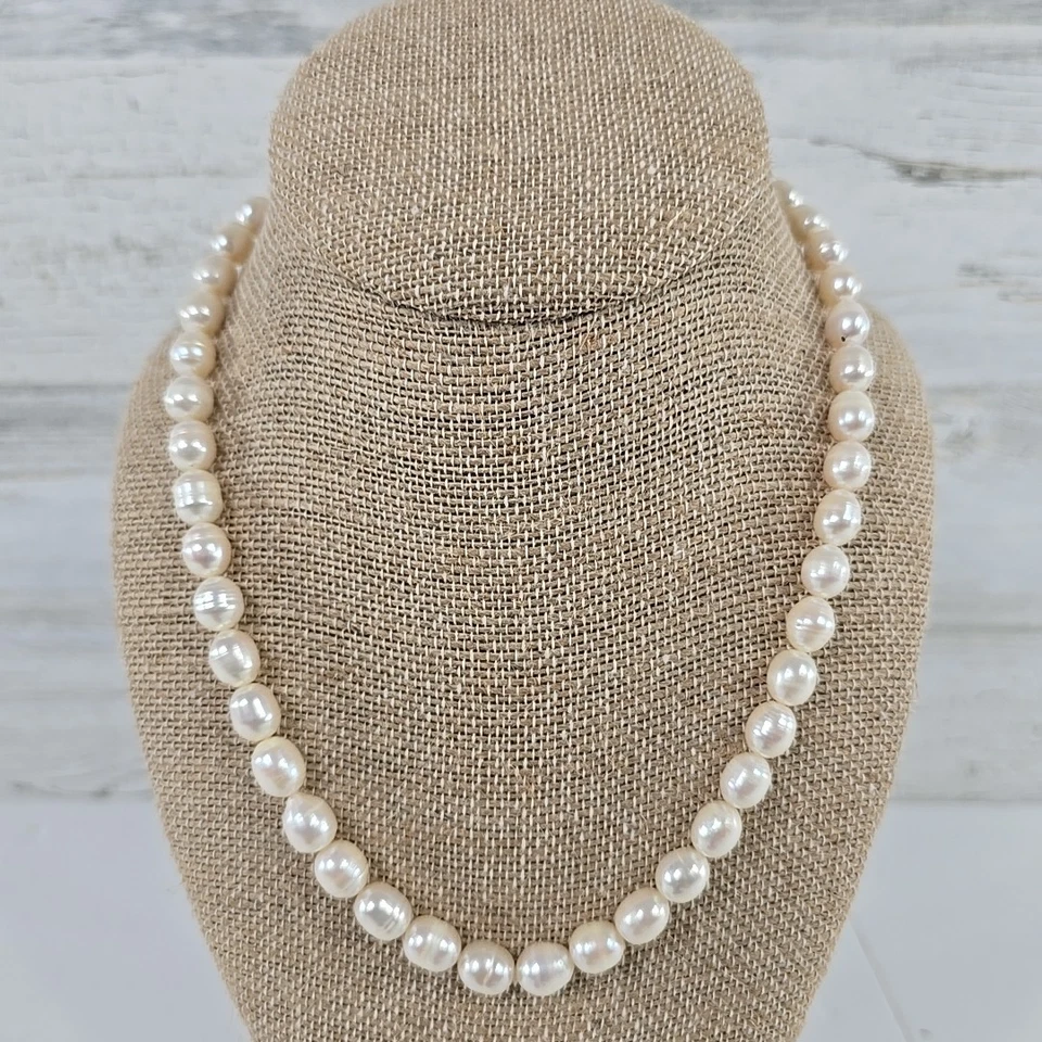 COLLAR DE PERLAS BLANCAS CULTIVADAS DE AGUA DULCE (18 pulgadas de largo) JOYERÍA DE MODA.. Foto 3 de 4