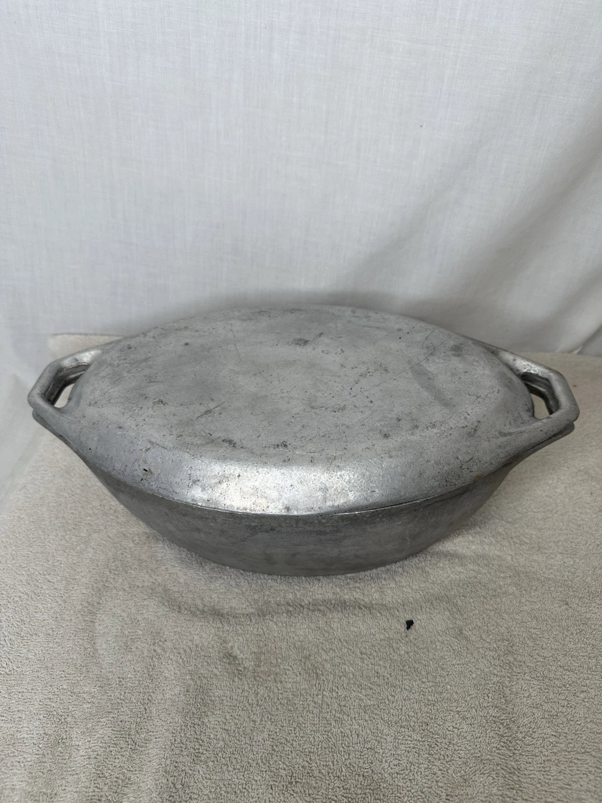 Vtg Aluminum Oval Roaster & Lid 90329 Xl length 13” width 9” dept 4-1/2”