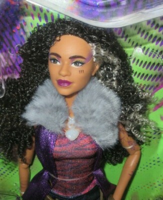 NRFB DOLL DISNEY ZOMBIES 2 ARTICULATED WILLA LYKENSEN