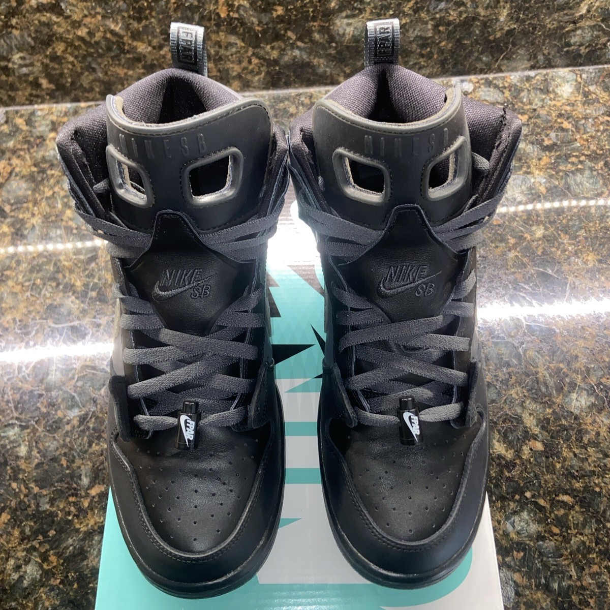 Nike SB x FPAR Dunk High Size 10.5 “forty percent against