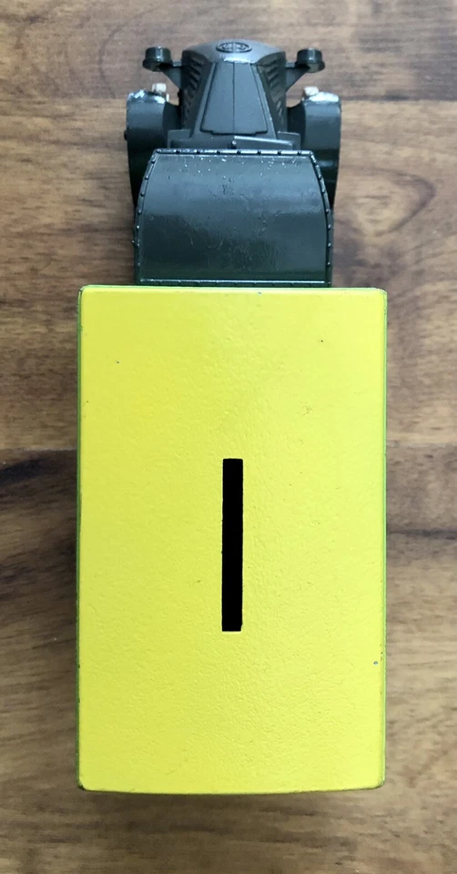 Banco de furgoneta de reparto John Deere 1926 Mack Bulldog, 7" de largo, de Ertl Foto 3 de 4