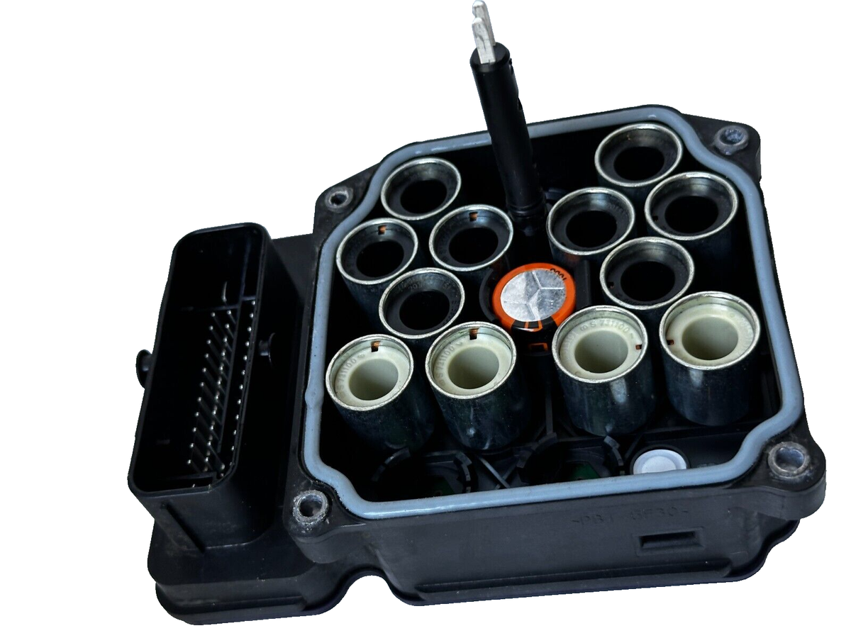 2016 2017 Jeep Grand Cherokee Brake System ABS Control Module