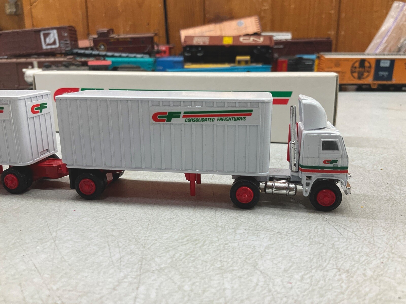 NOS Box Vintage CF Tonkin Consolidated Freightway Semi Truck Diecast Trailer COE