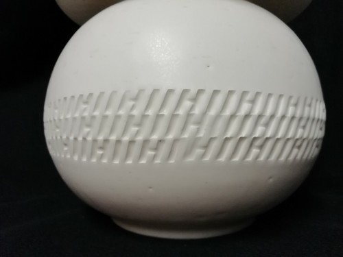 HERMES Paris Vase en céramique blanche à cannelures "H" - Bild 3 von 8