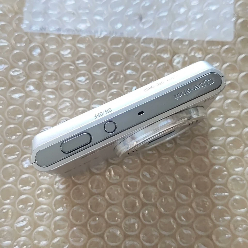 Sony Cyber-Shot DSC-W830 Digitalkamera, 8-fach optischer Zoom Silber Autofokus - Bild 3 von 4