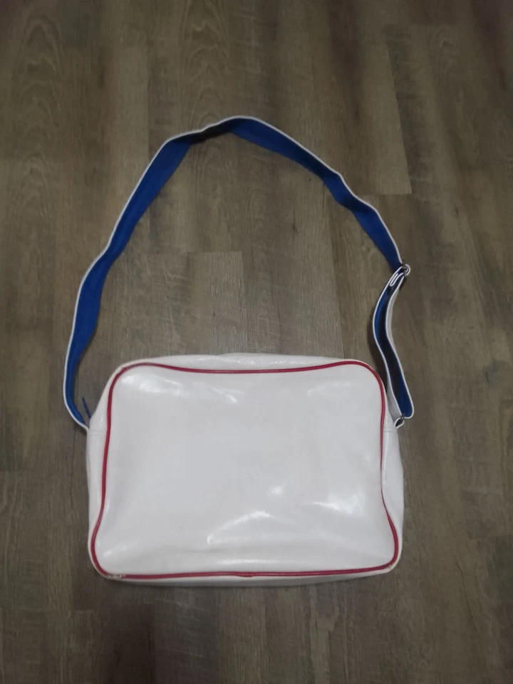 Vintage Original 1980's Unisex White Sports Bag - Image 2 of 4