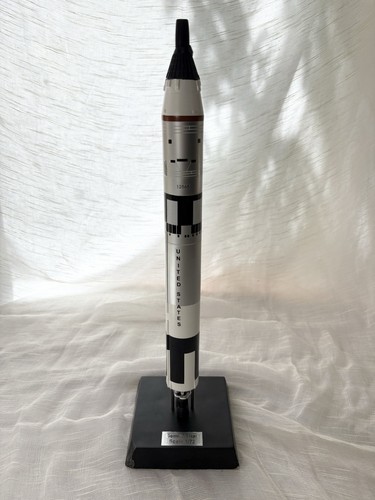 Daron Executive Series Models E80472 Gemini Titan Rocket 1/72 Scale Display