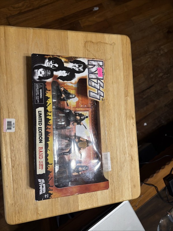 KISS LIMITED EDITION Band Set Pre-owned