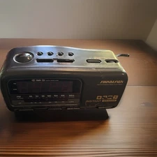 Vintage Soundesign Model 3656BLK AM/FM Weather Band Clock Radio