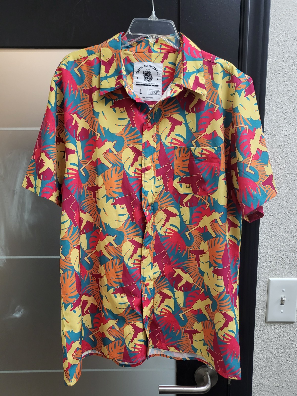 Camisa Hawaiana Savage Tacticians Spray & Pray Pincelada Abotonada Para Hombres Grande