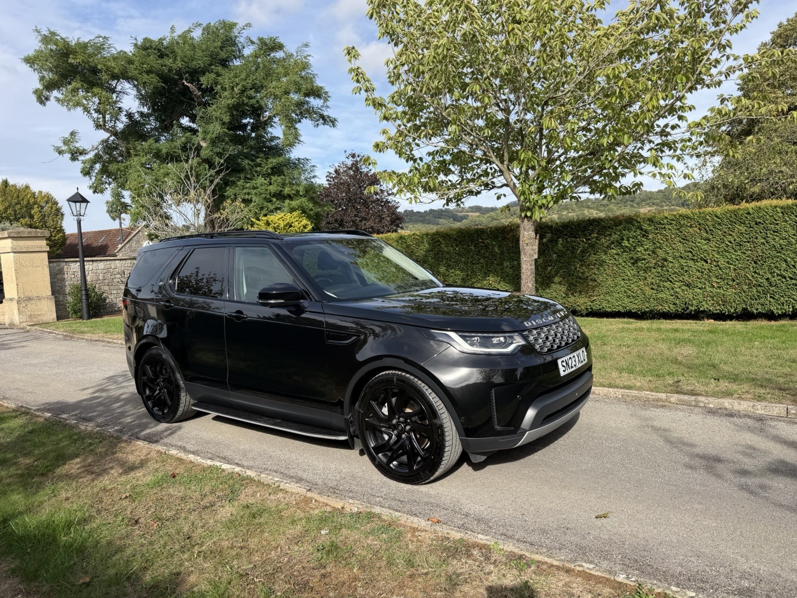 Land Rover Discovery 2023 - 7 seats - New service from Landrover.