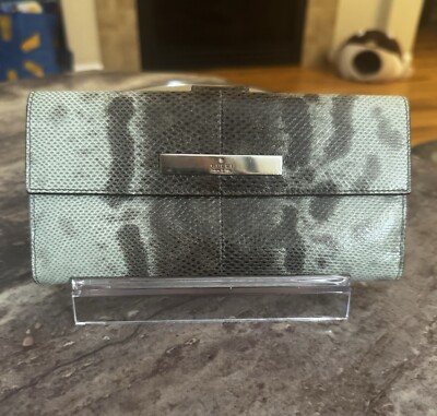 STUNNING Authentic Gucci Green Python Snakeskin Long Wallet EUC! RARE! Lim. Ed!