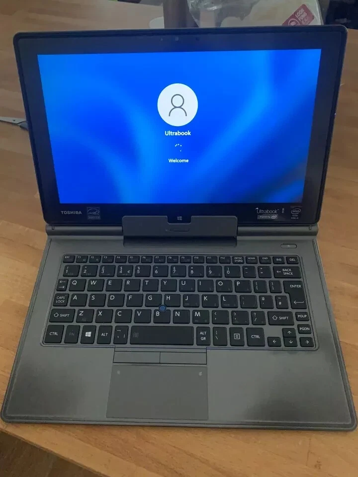 Toshiba Portege Z10t-A 11.6" (128GB, Intel Core i5 3rd Gen., 1.5GHz, 4GB) Laptop - Image 3 of 4