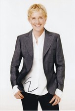 ELLEN DEGENERES signed Autogramm 20x30cm LITTLE BIG SHOTS in Person autograph