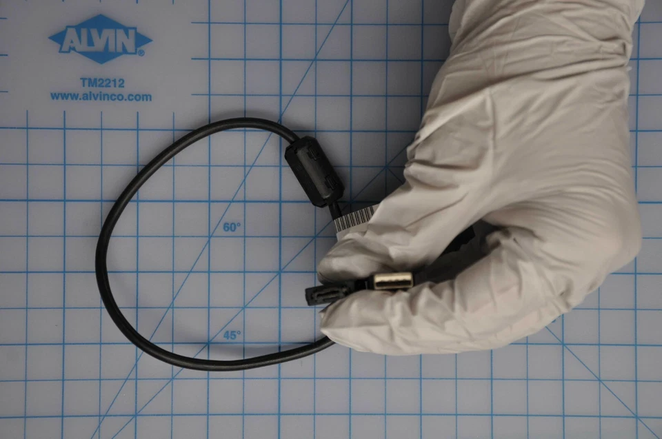 Genuine Lenovo USB Cable for USB/PCMCIA External 24X CDROM 00N8245 - Image 4 of 4