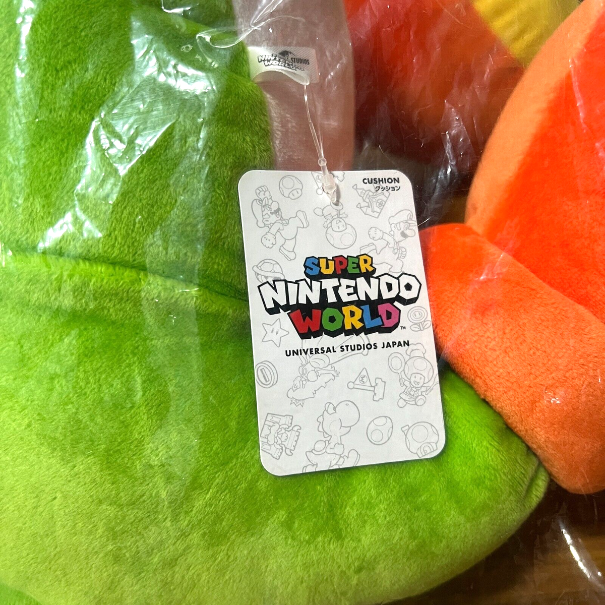 アスターペトゥン　Yoshi. USJ Super Nintendo World Yoshi Plush Cushion 37in Green Universal