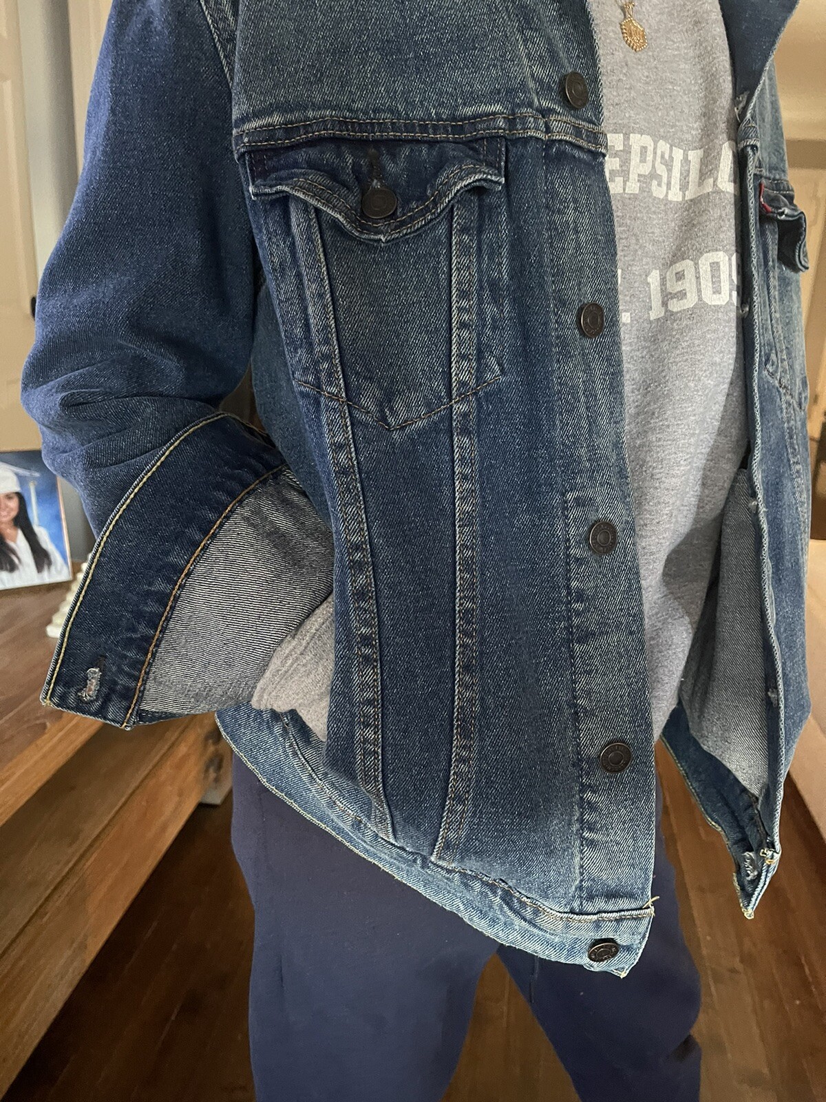 levis jean jacket medium - image 4