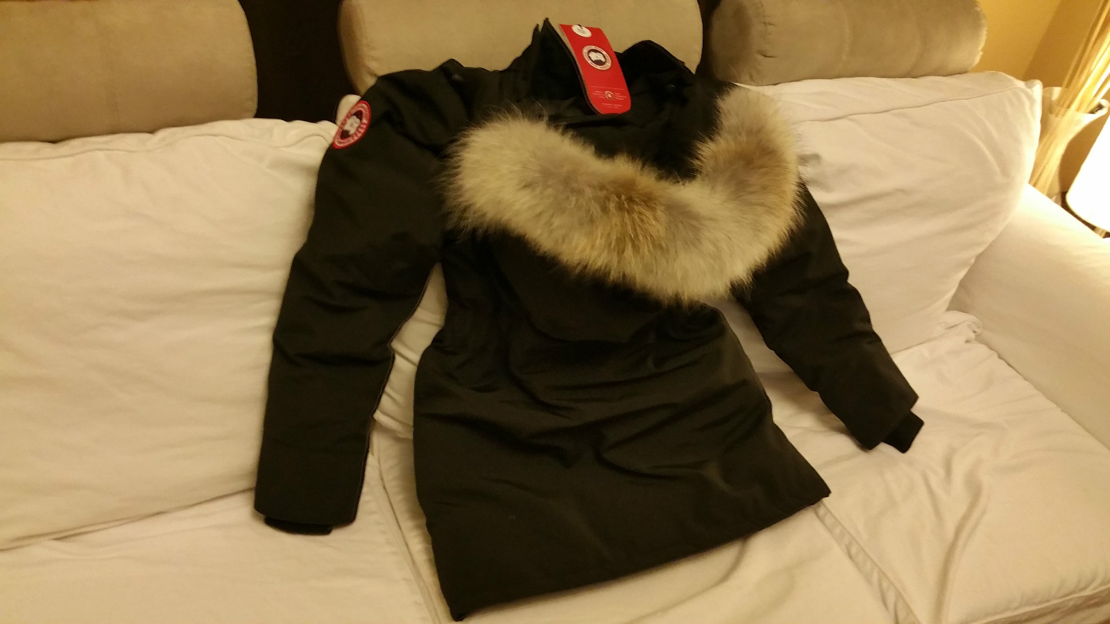 BRAND NEW RED LABEL BLACK CANADA GOOSE TRILLIUM SMALL PARKA JACKET image 2