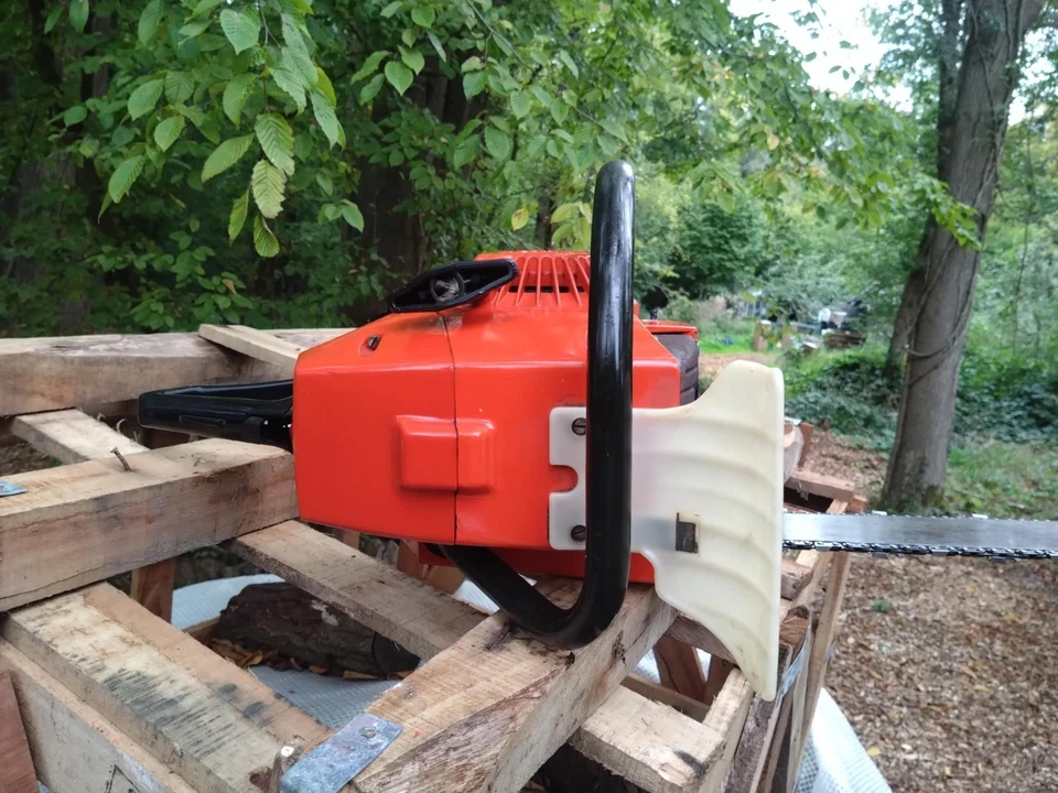 DOLMAR 122 SUPER 70cc Vintage Chainsaw , Good condition in working order. - Image 2 of 4