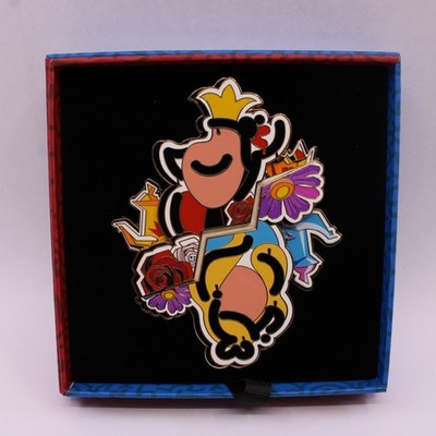 A4 Disney DLP LE 500 Pin Paris Alice Queen Hearts Pin Back to Wonderland Jumbo