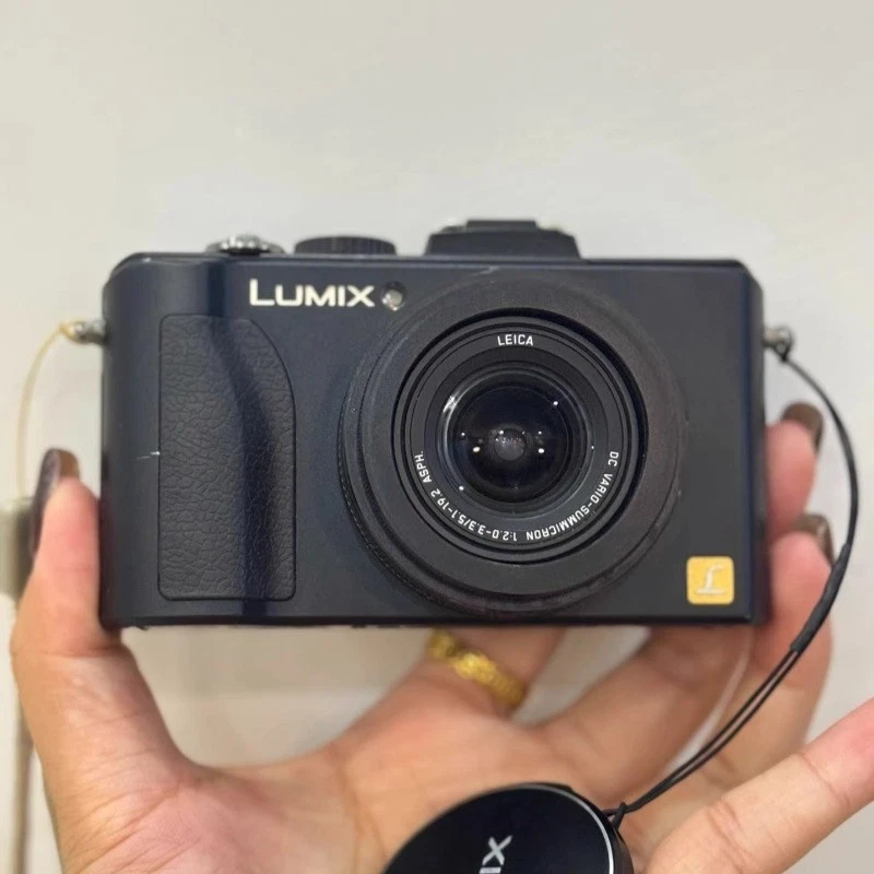 Panasonic Lumix DMC-LX5 1-4.9x Digital Zoom Digital Cameras for