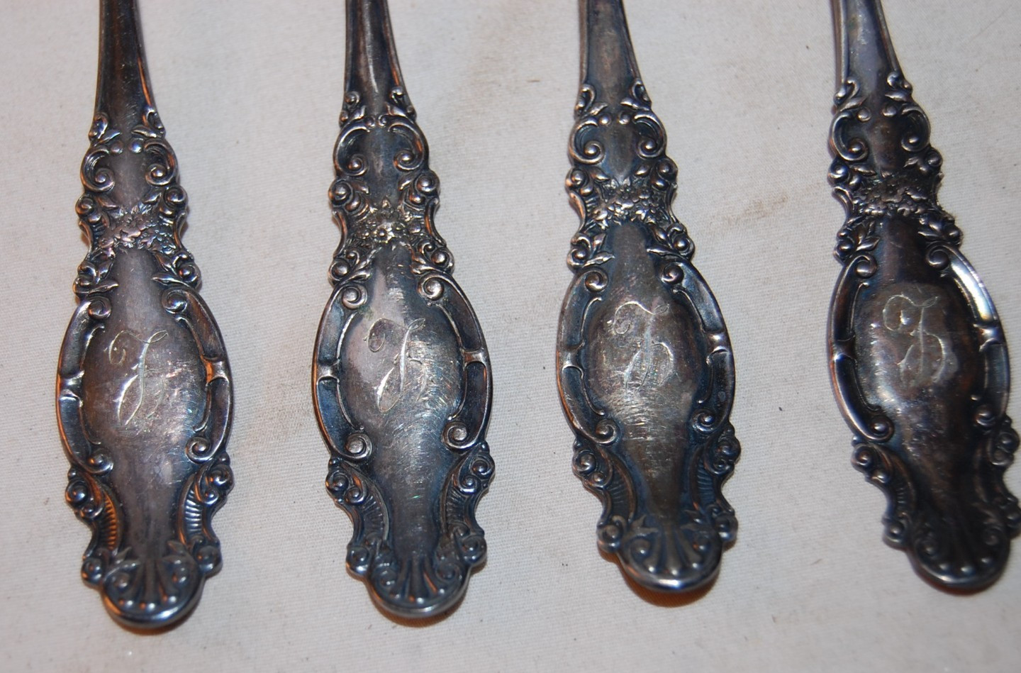 Set of 6 Wm Rogers MELROSE 1898 ANTIQUE FORKS Silver Plate