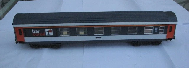 Voiture Train De Voyageurs SNCF Vintage - Échelle HO, Marque Lima, Couleur Argent/beige/rouge, Occasion