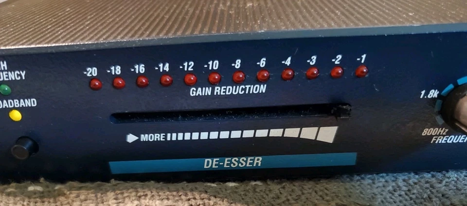 Dbx 263X De-Esser Half-Rack Single Slider Action Signal Processor Working - Image 3 of 4