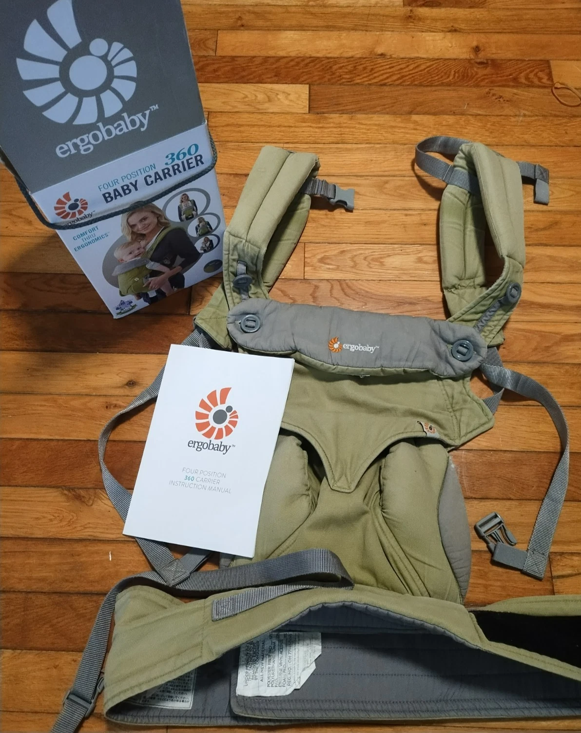 Ergobaby Ergo Four Position 360 Baby Carrier 12 - 33 lbs/4-36Months Green/Gray
Opens in a new window