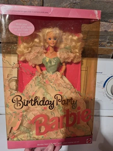 Vintage 1992 Birthday Party Barbie Doll With Cake New in Box Blonde RARE 3388