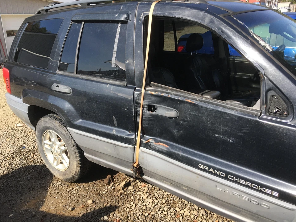 02 JEEP GRAND CHEROKEE Radiator - Imagem 4 de 4