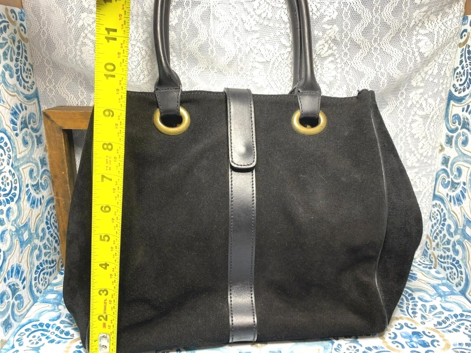 Bolso de Mano Mujer Bath and Body Works Cuero Genuino Negro, Herrajes Dorados Foto 3 de 4