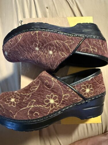 Dansko Women’s 36 Y2K Brown Floral Mod Flower Clogs Nursing Shoes Professional