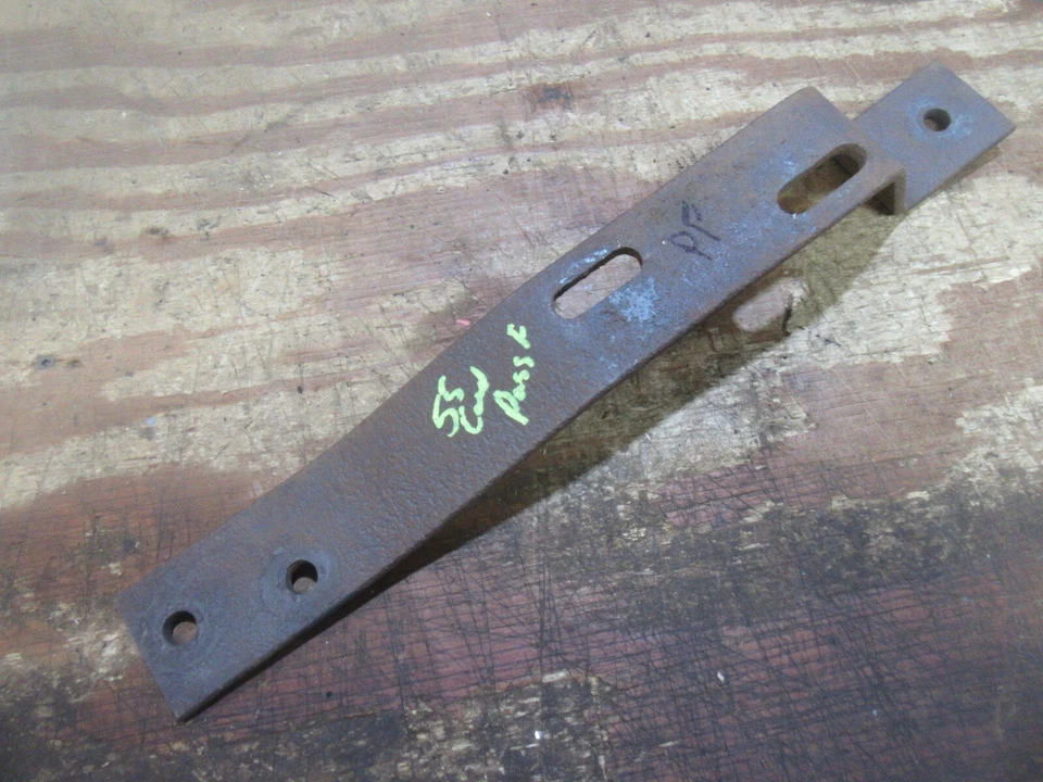 Cadillac Serie 62 1955 parachoques delantero marco soporte de montaje lado del pasajero  Foto 2 de 2