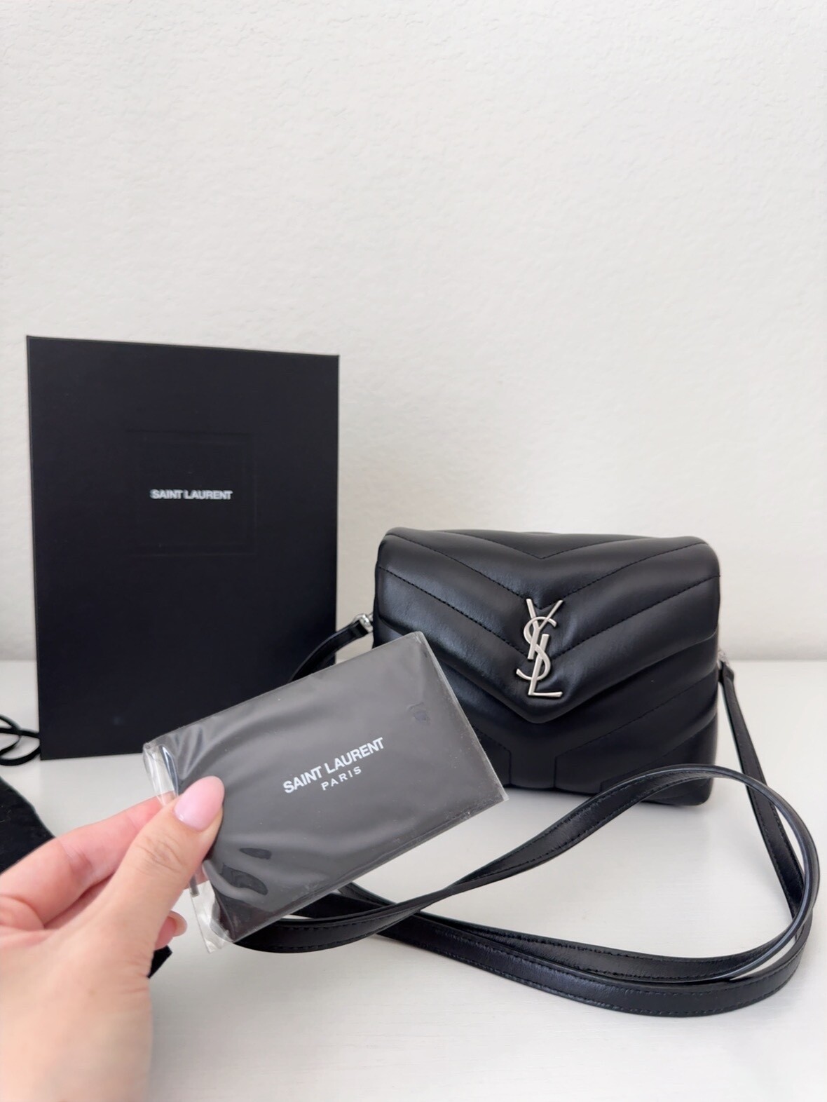 Borsa a tracolla Saint Laurent nera Loulou giocattolo pelle logo argento 15855075