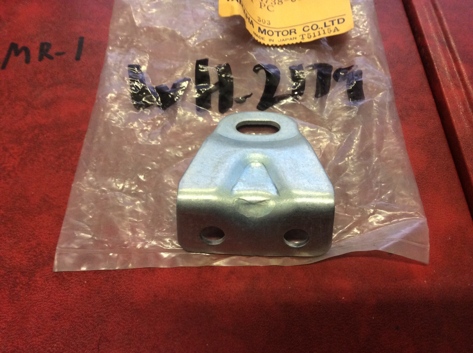 GENUINE YAMAHA PARTS REAR SEAT BRACKET TT500 197677 XT500 197677 583