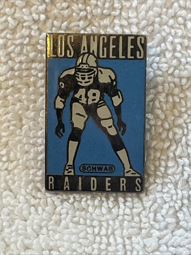 RARA spilla cappello bavero Los Angeles Raiders Schwab vintage 1990 Peter David