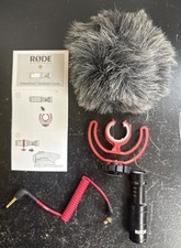 RODE VideoMicro Compact On-Camera Mic w/ Rycote Lyre Shock Mount  Wind Shield