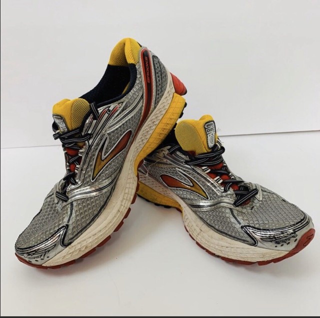 brooks ghost size 6