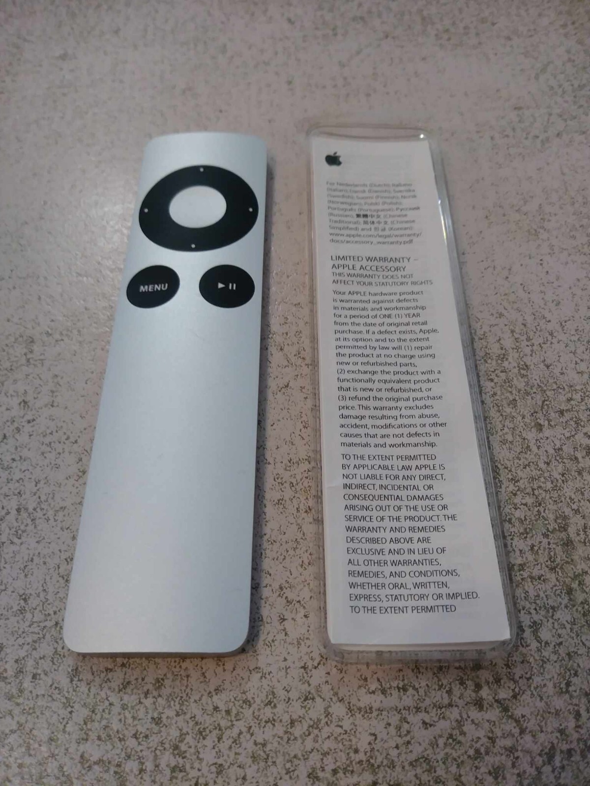 GENUINE Apple Remote Control - White MC377LL/A NEW MAke offer ...