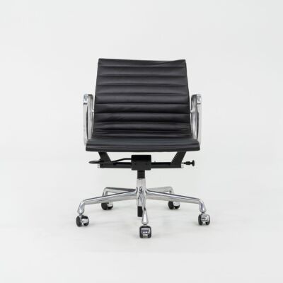 2010s Herman Miller Eames Aluminum Group Management Desk Chair in Black 1x Avail