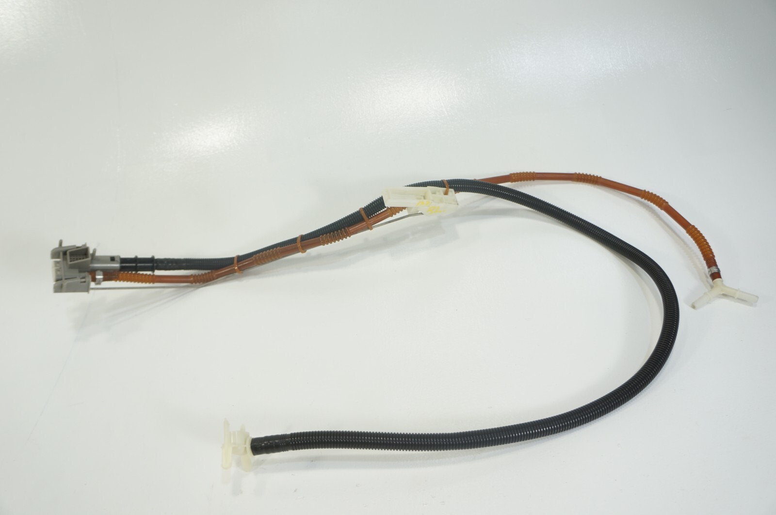 OEM 03-2010 Bentley Continental Flying Spur Speed Left Side Fuel Pump Hose Line